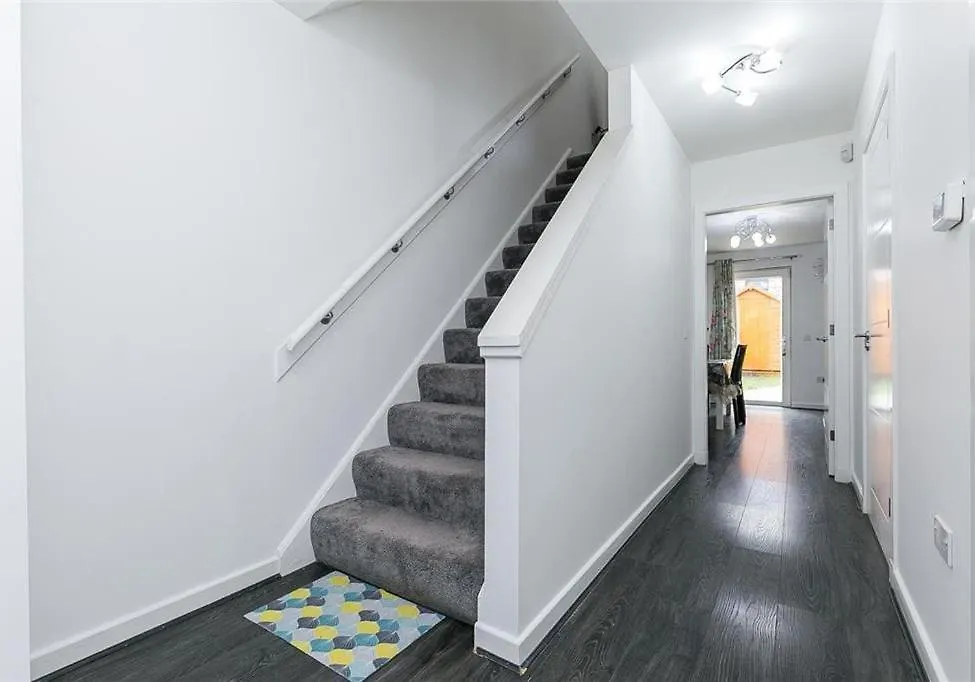 Beautiful 2 Bedroom House In إدنبرة