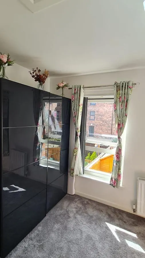 Beautiful 2 Bedroom House In إدنبرة