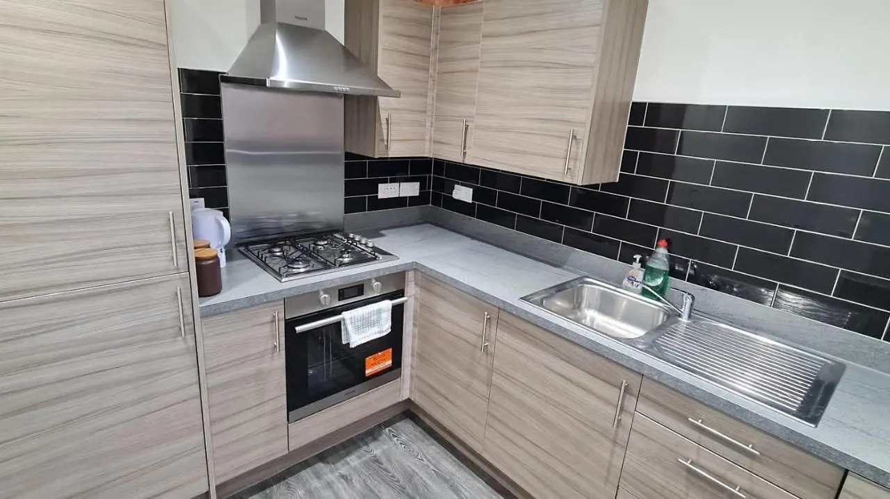 Beautiful 2 Bedroom House In Edinburgh