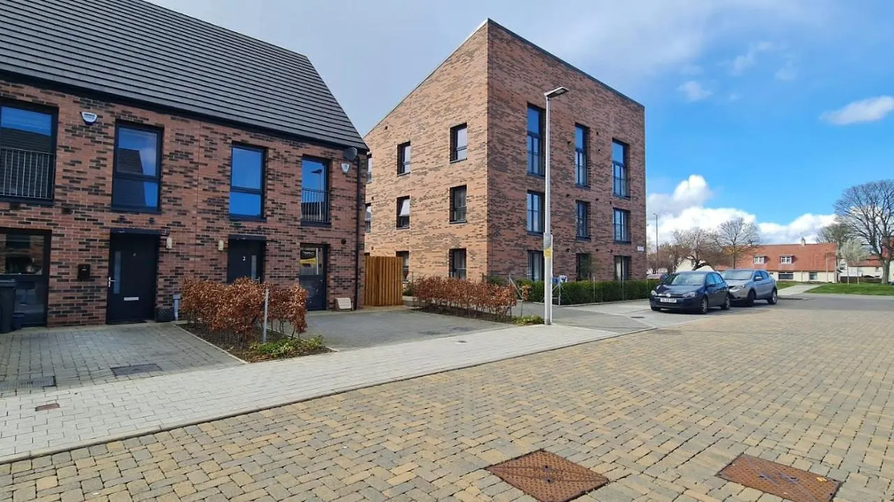 Beautiful 2 Bedroom House In Edinburgh